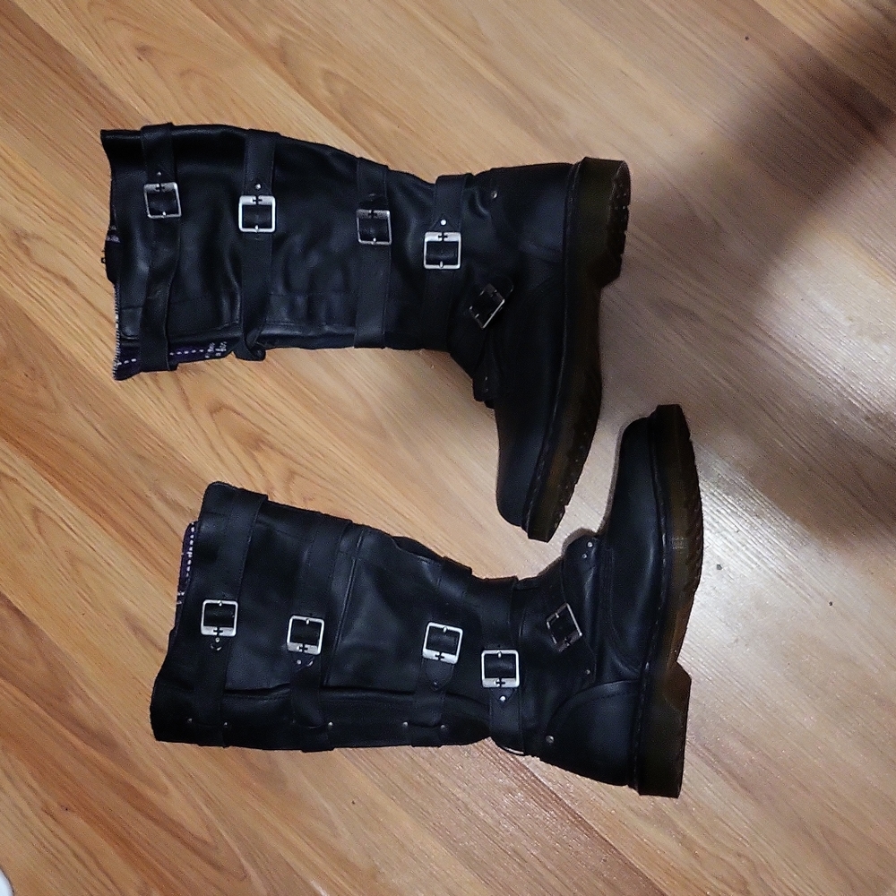 Dr. Martens Phina Boots